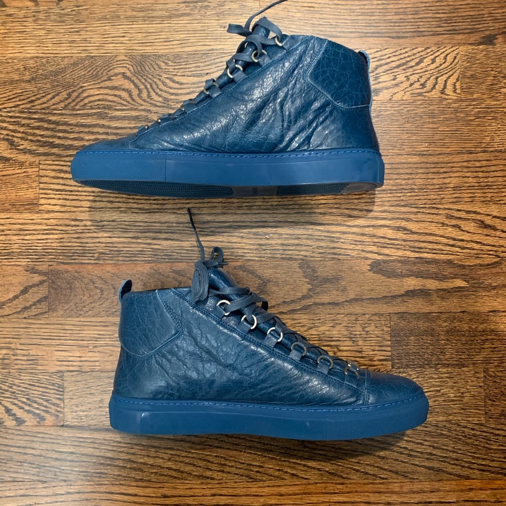 Balenciaga Bleu Torrent Arena